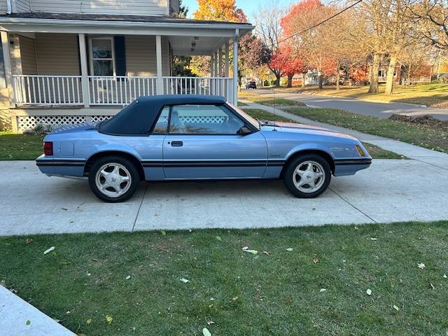 Ford-mustang-convertible-1984-8