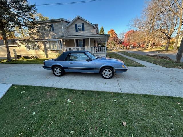 Ford-mustang-convertible-1984-9