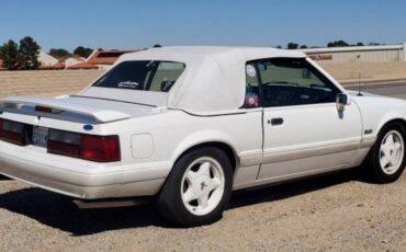 Ford-mustang-convertible-1993-white-1