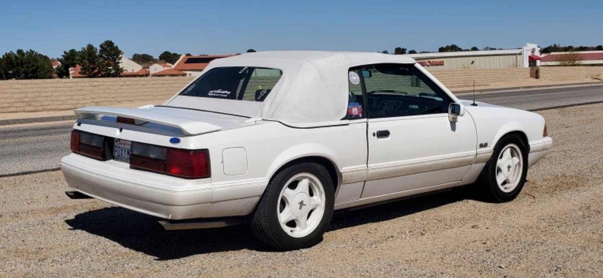 Ford-mustang-convertible-1993-white-1