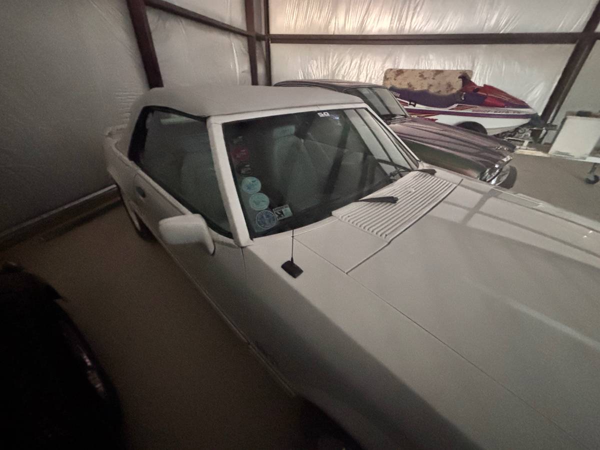 Ford-mustang-convertible-1993-white-8