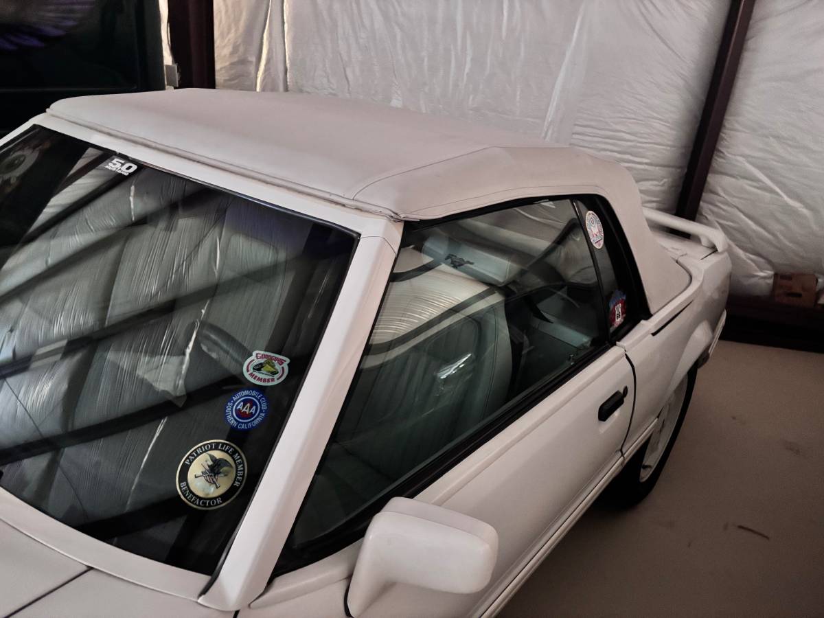 Ford-mustang-convertible-1993-white-9