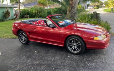 Ford-mustang-convertible-1996-red