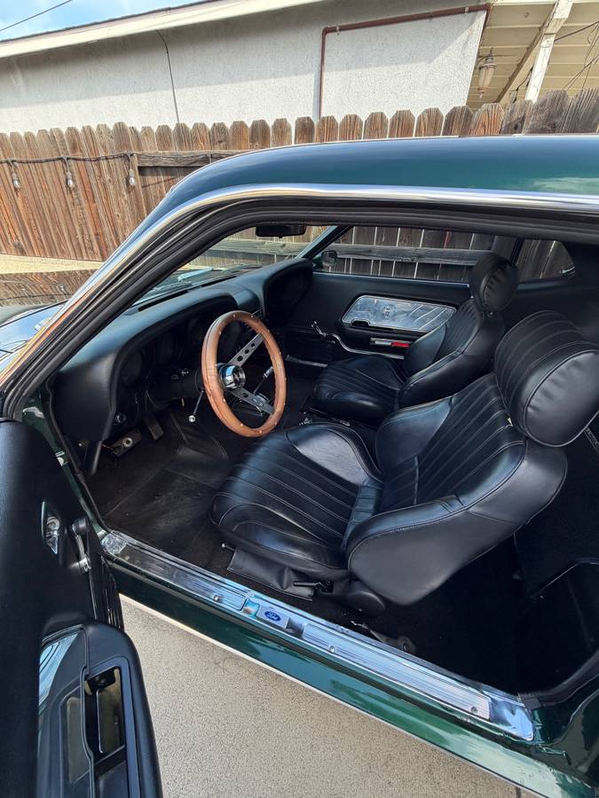 Ford-mustang-fastback-1969-1