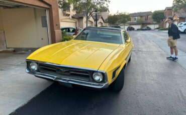 Ford-mustang-fastback-1972-yellow-2