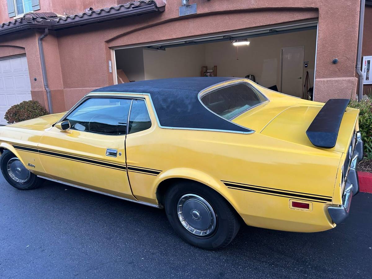 Ford-mustang-fastback-1972-yellow-3