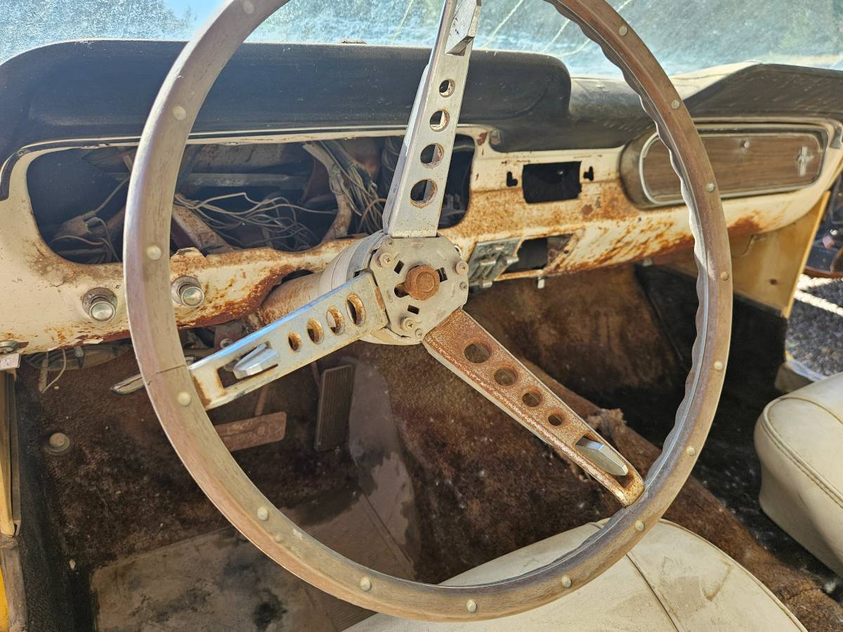 Ford-mustang-gt-1965-yellow-10