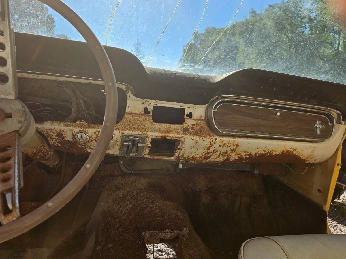 Ford-mustang-gt-1965-yellow-12