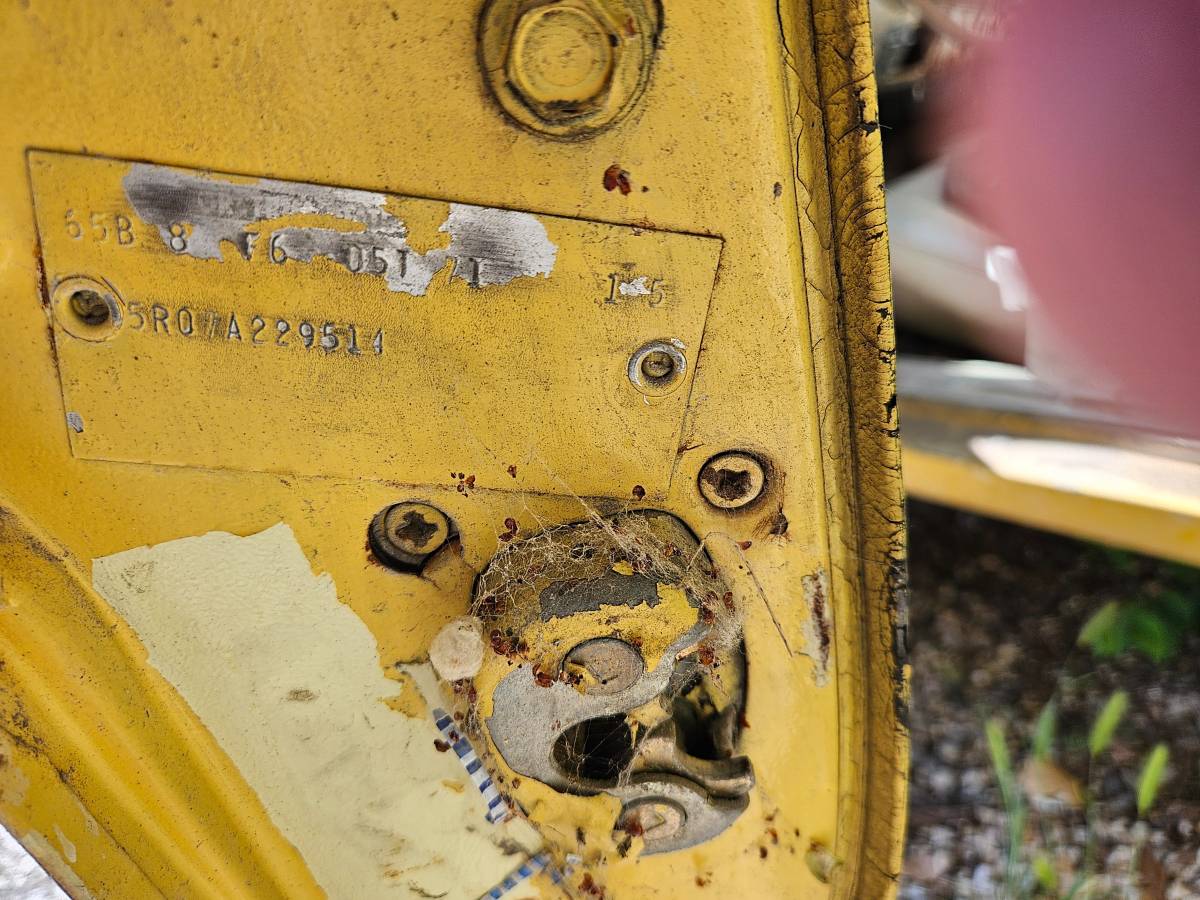 Ford-mustang-gt-1965-yellow-2