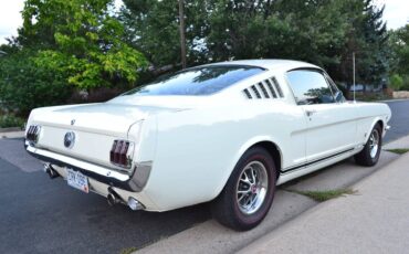 Ford-mustang-gt-1966-white-11