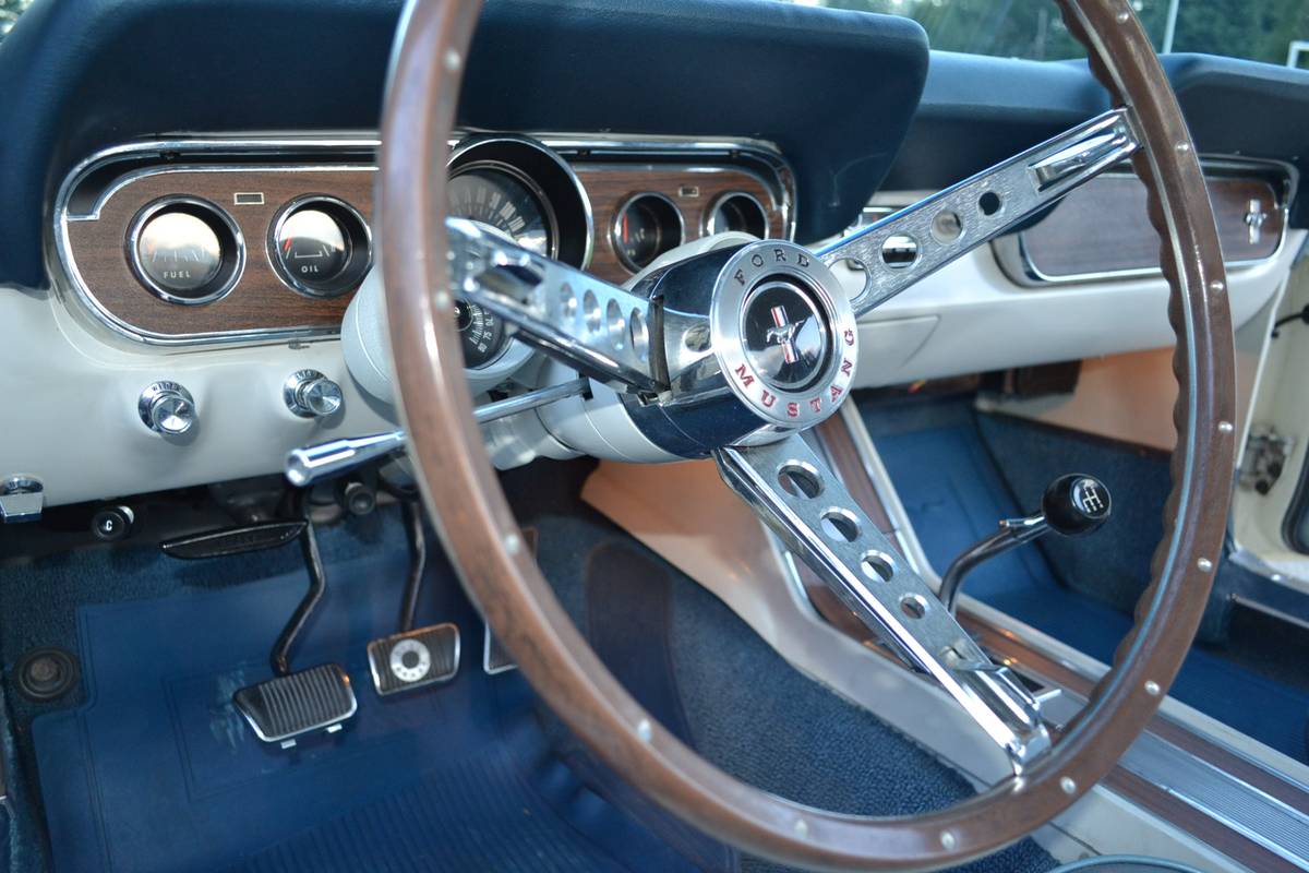 Ford-mustang-gt-1966-white-14