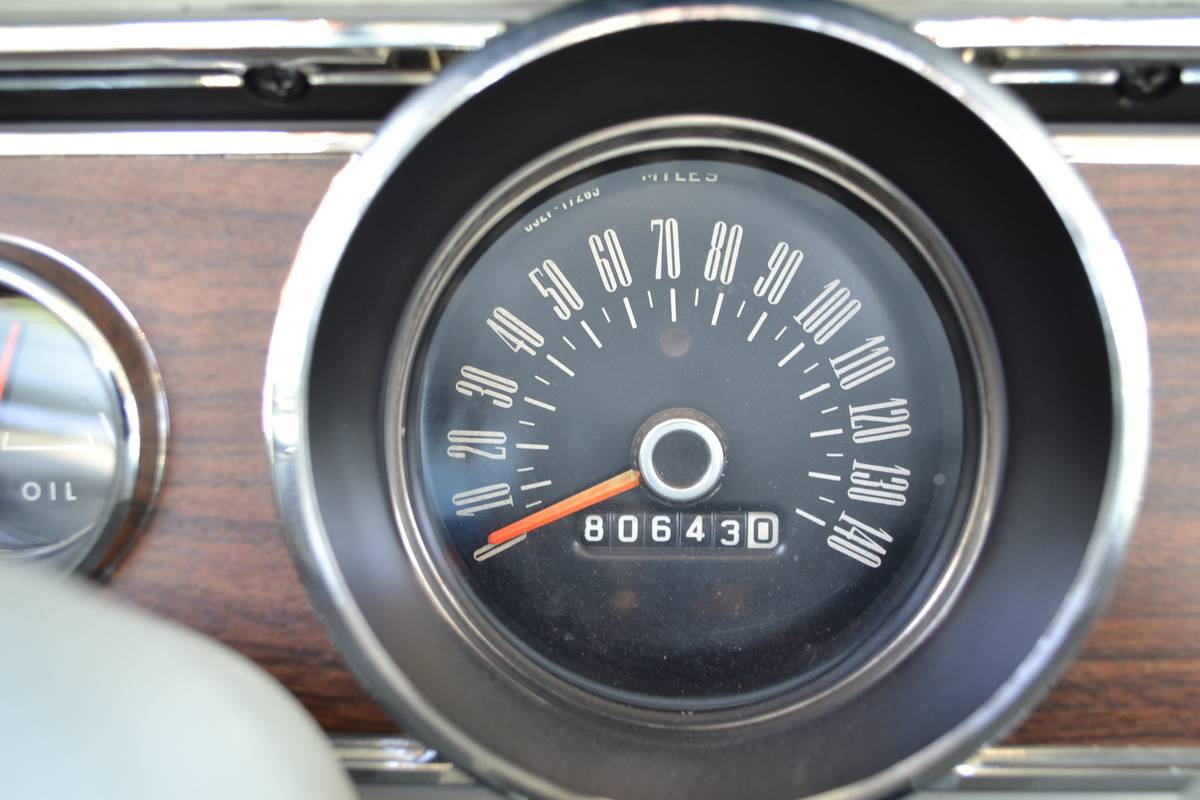 Ford-mustang-gt-1966-white-17