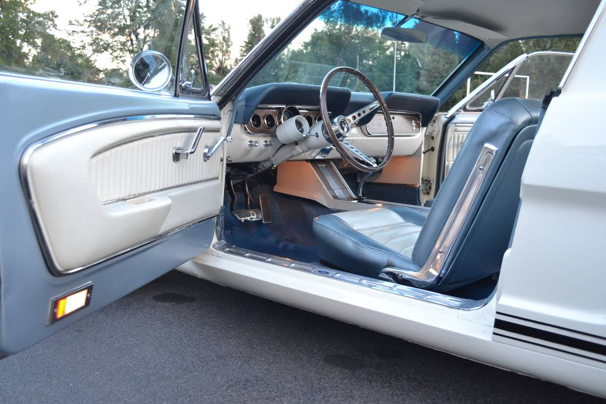 Ford-mustang-gt-1966-white-19