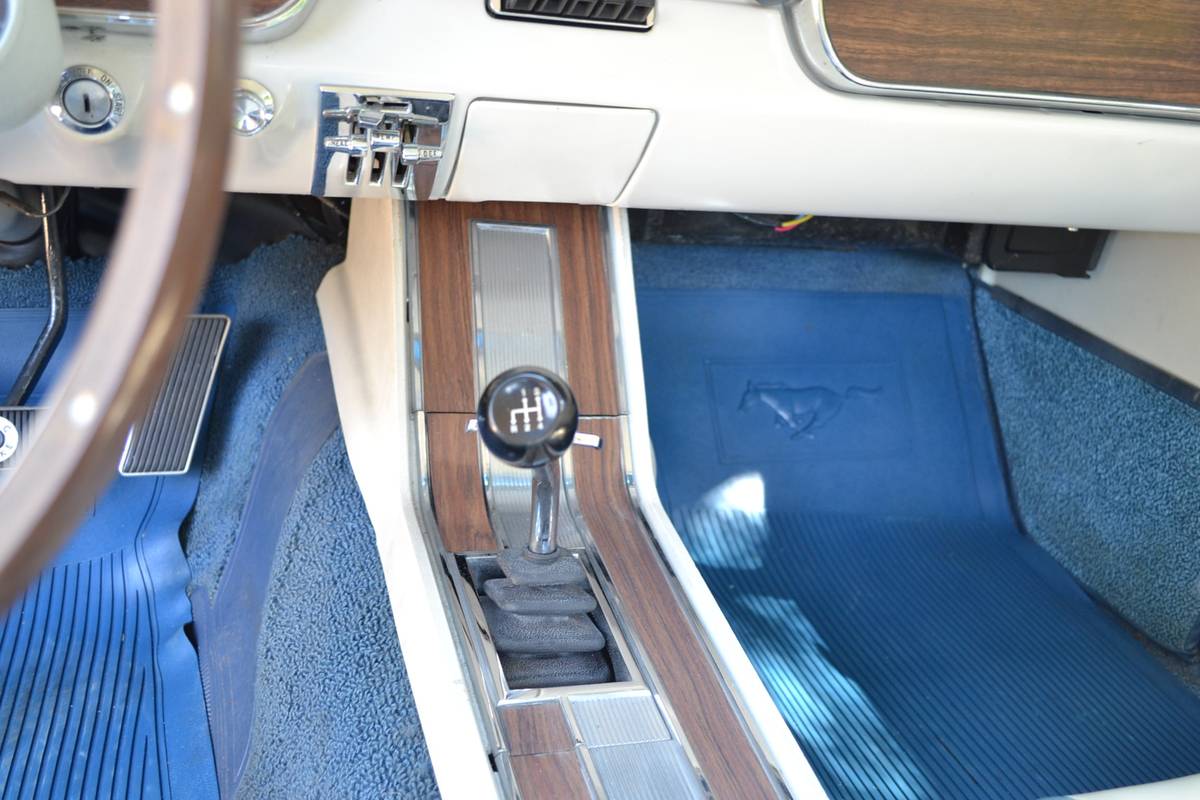 Ford-mustang-gt-1966-white-2