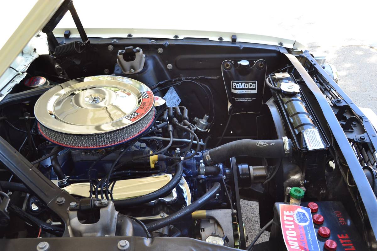 Ford-mustang-gt-1966-white-3