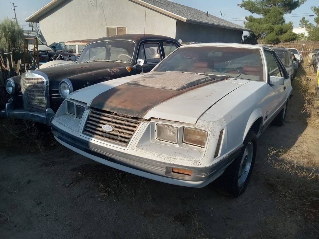 Ford-mustang-gt-1983-1