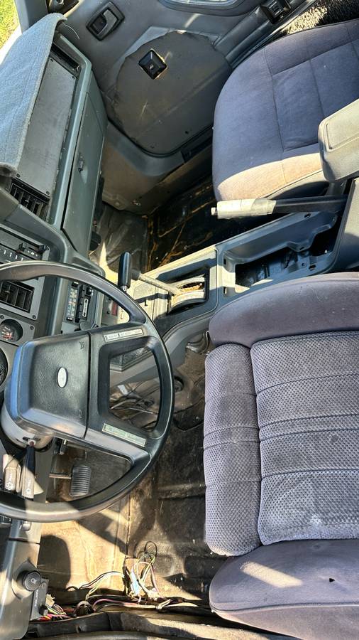 Ford-mustang-gt-1984-grey-13