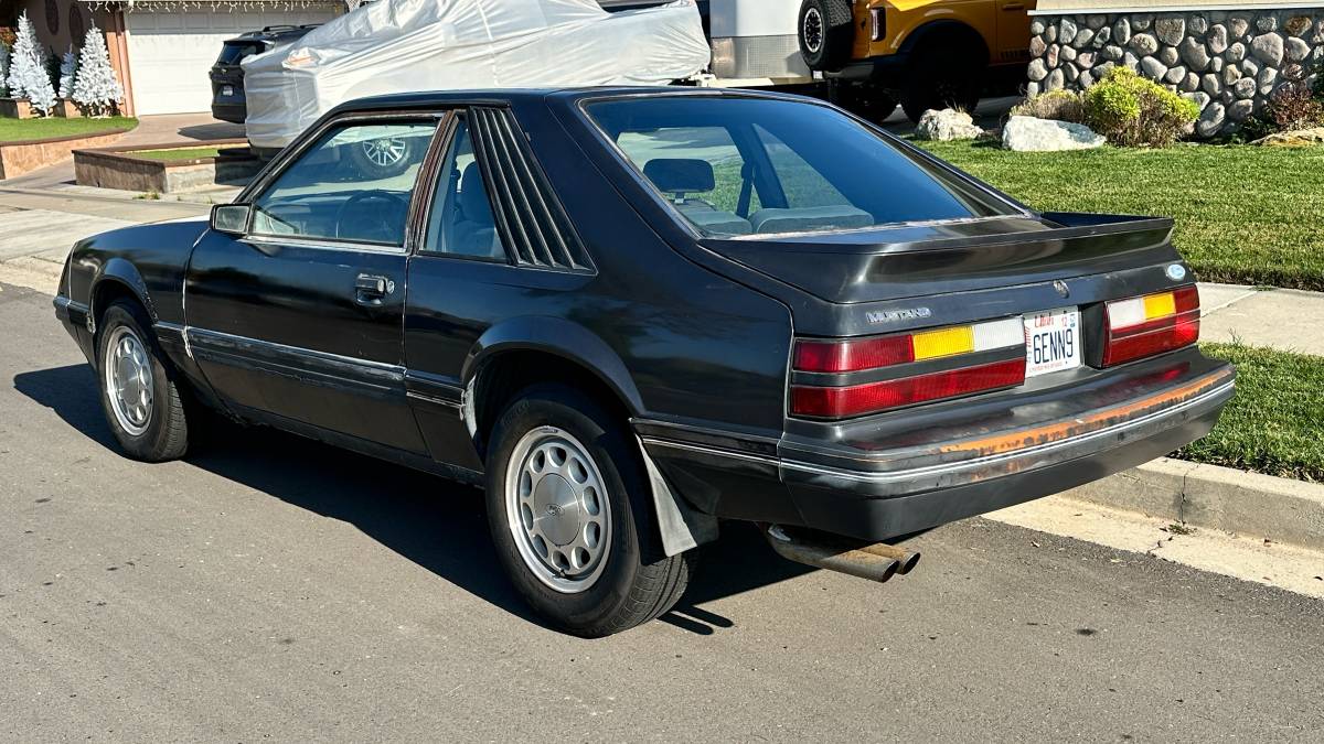 Ford-mustang-gt-1984-grey-14