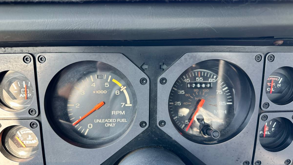 Ford-mustang-gt-1984-grey-8