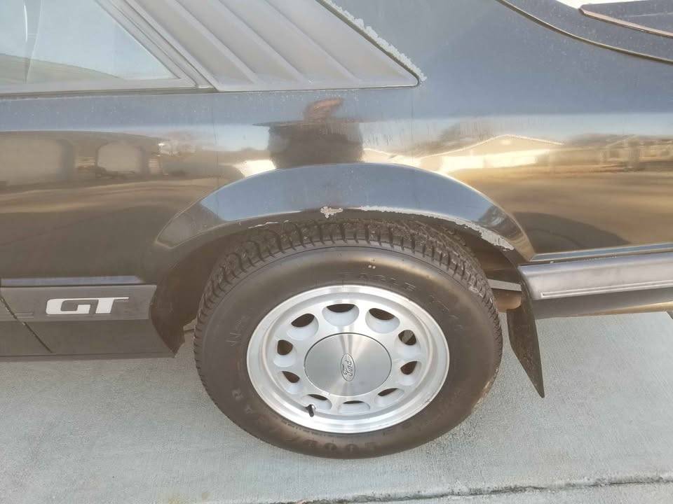 Ford-mustang-gt-1985-black-12