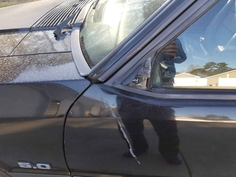 Ford-mustang-gt-1985-black-3