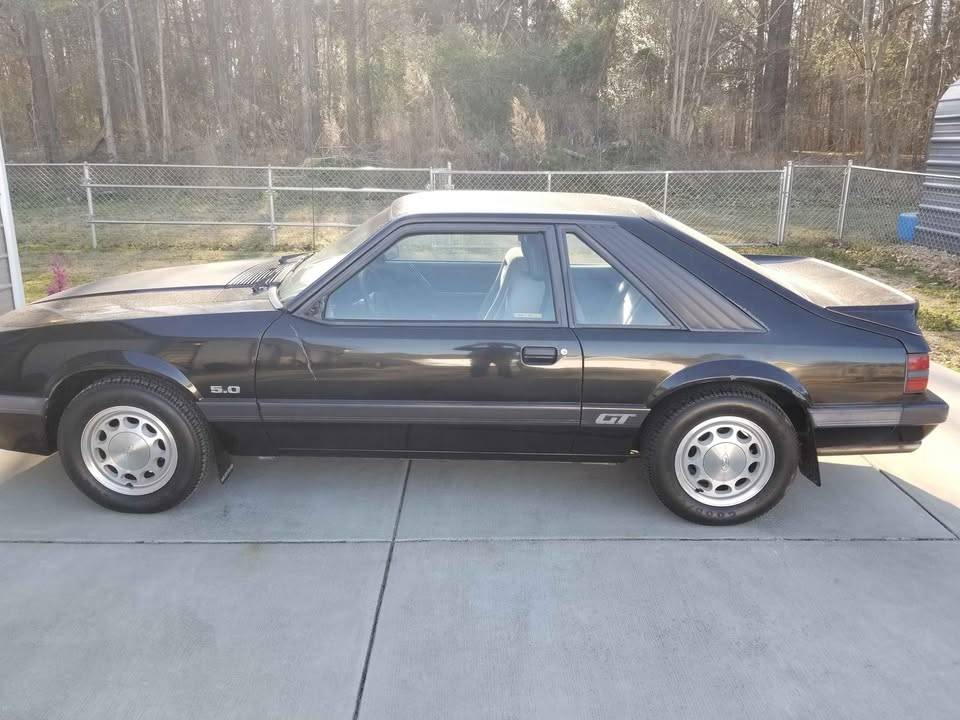 Ford-mustang-gt-1985-black-5