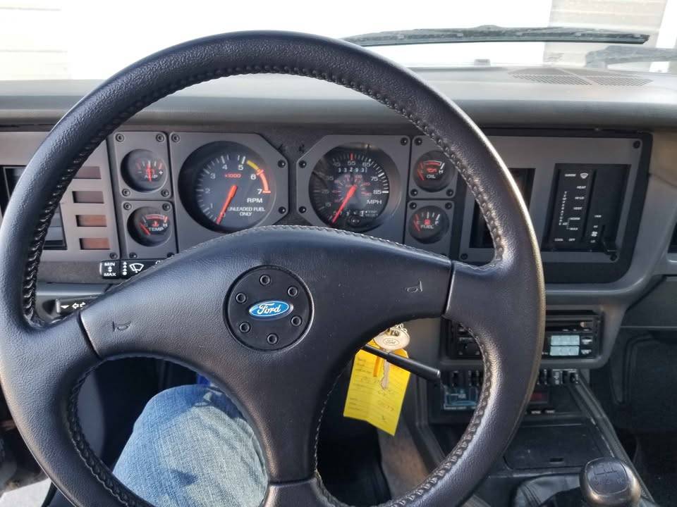 Ford-mustang-gt-1985-black-9