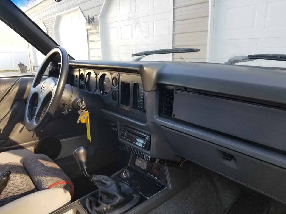 Ford-mustang-gt-1985-black