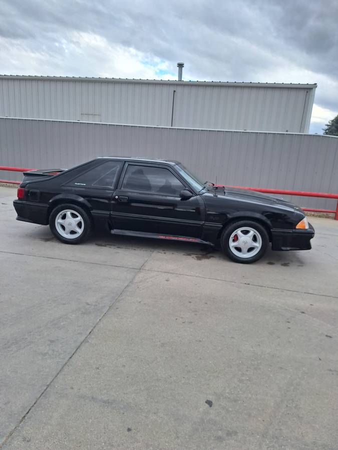 Ford-mustang-gt-1990-black-2