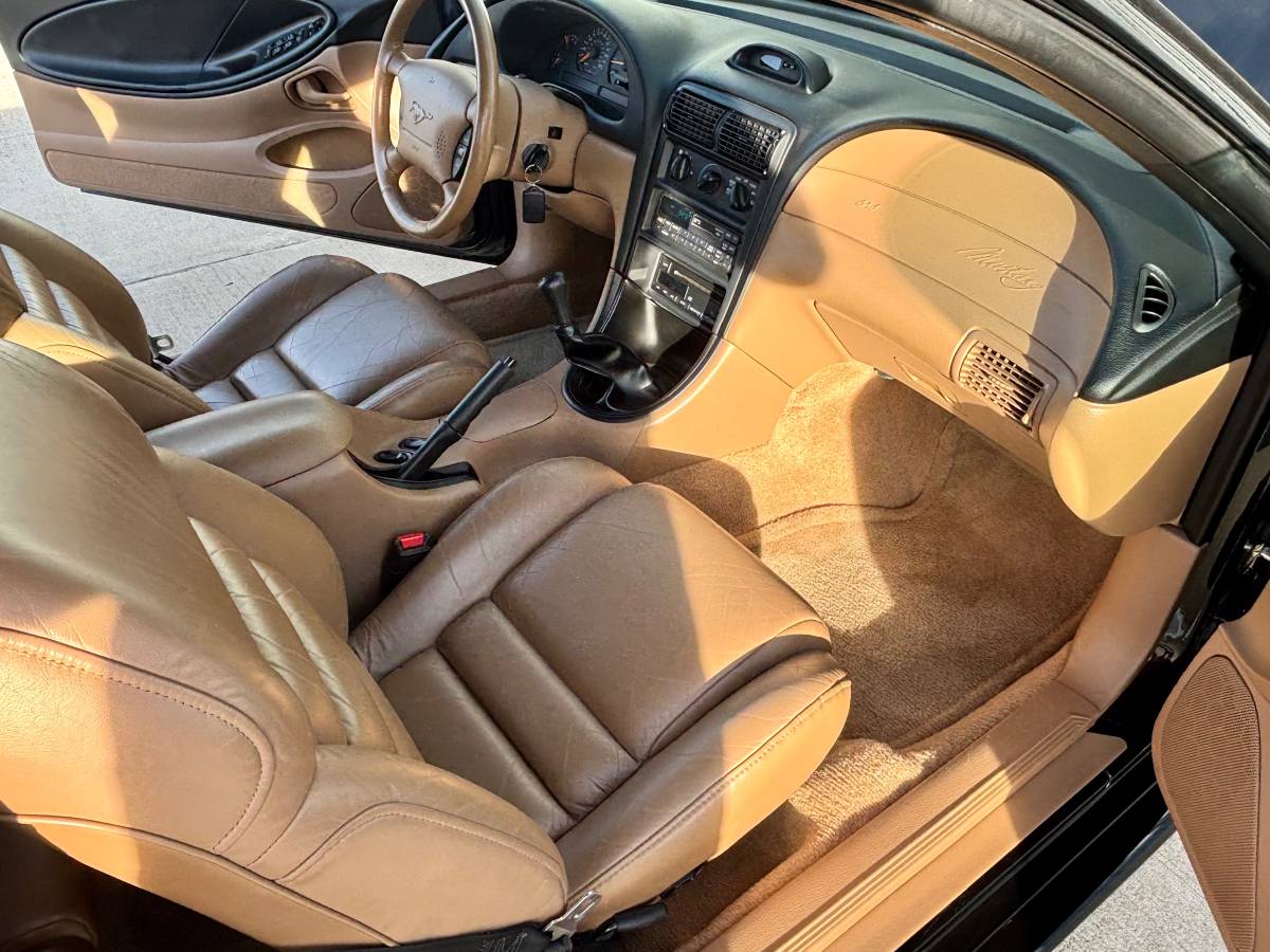 Ford-mustang-gt-1994-black-12