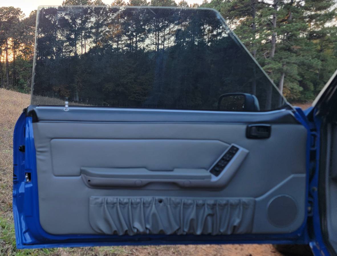 Ford-mustang-gt-convertible-1993-blue-10