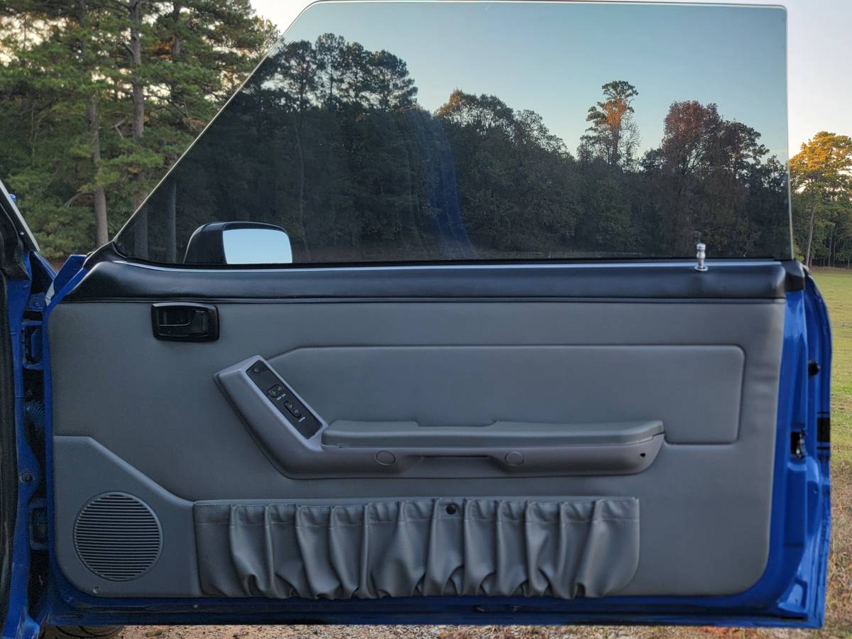 Ford-mustang-gt-convertible-1993-blue-12