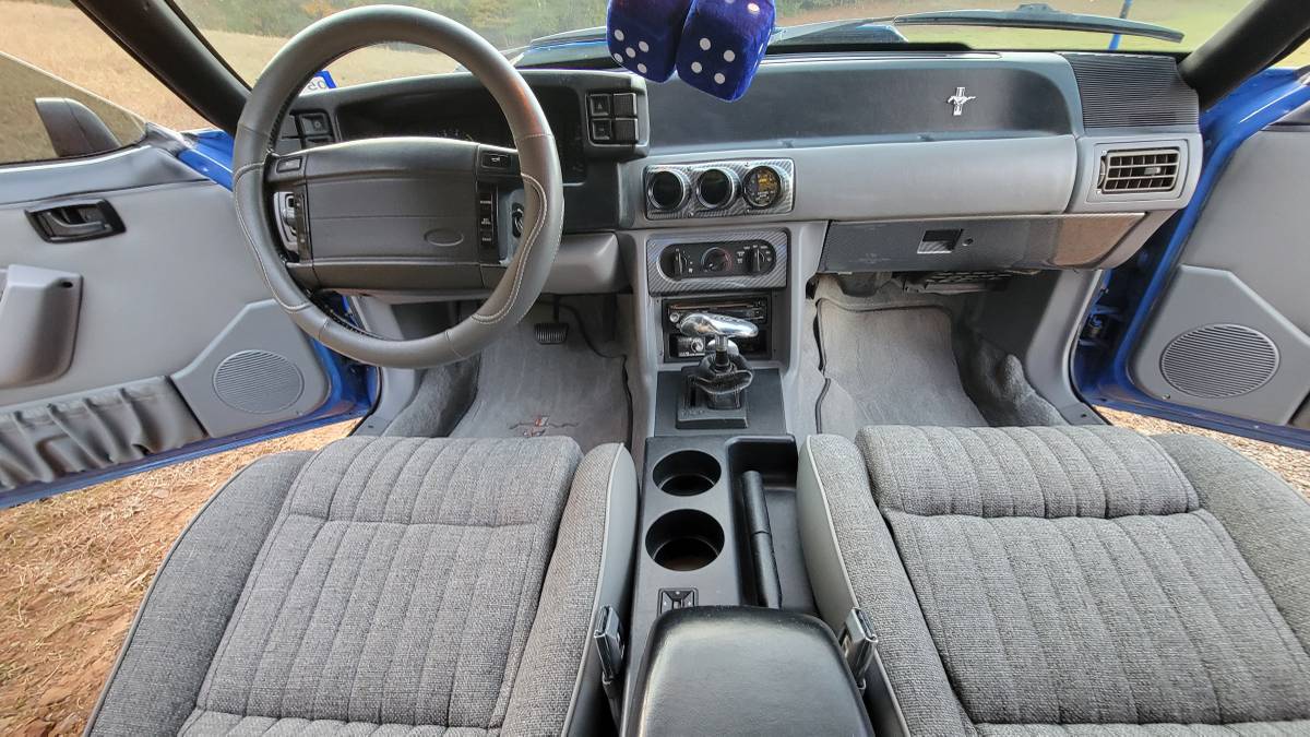 Ford-mustang-gt-convertible-1993-blue-17