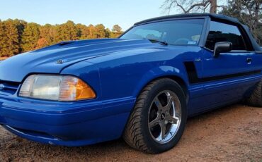 Ford-mustang-gt-convertible-1993-blue