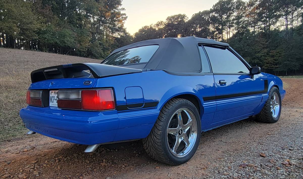 Ford-mustang-gt-convertible-1993-blue-5
