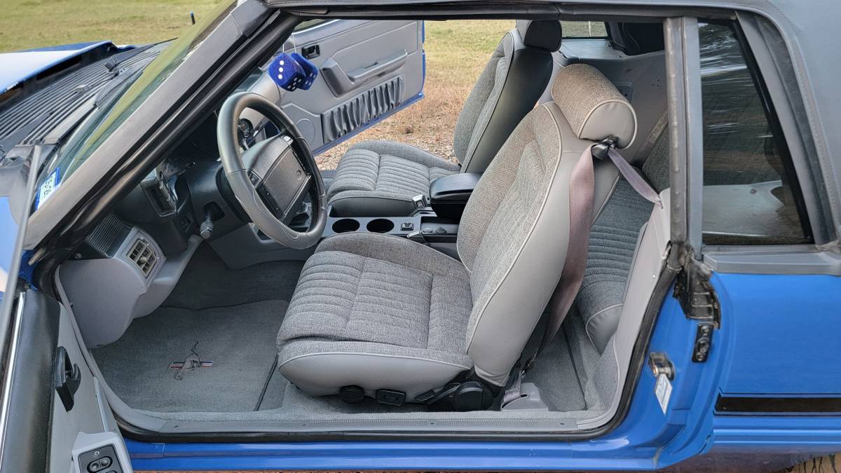 Ford-mustang-gt-convertible-1993-blue-9