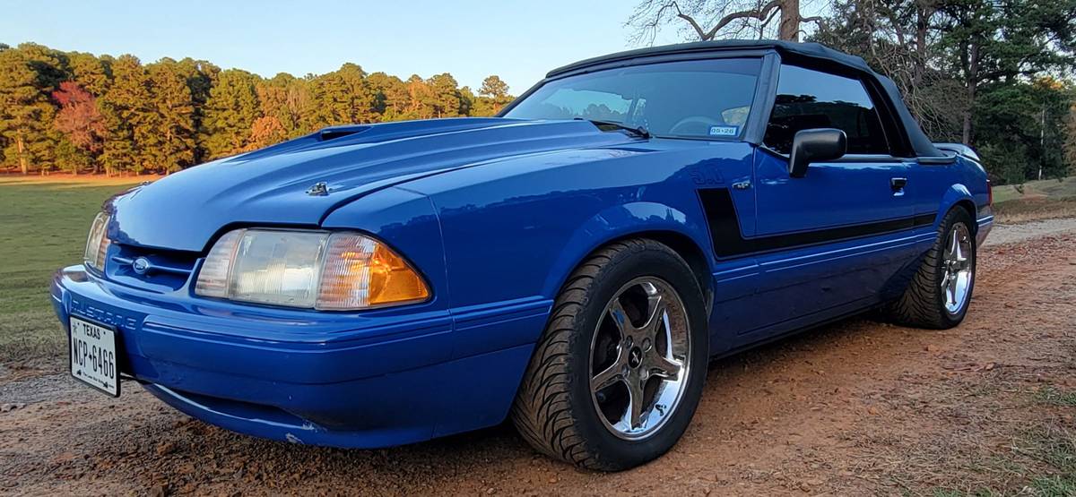 Ford-mustang-gt-convertible-1993-blue