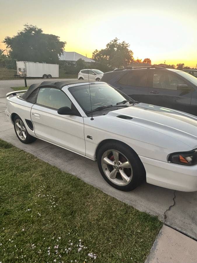Ford-mustang-gt-convertible-1995-white-2