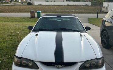 Ford-mustang-gt-convertible-1995-white