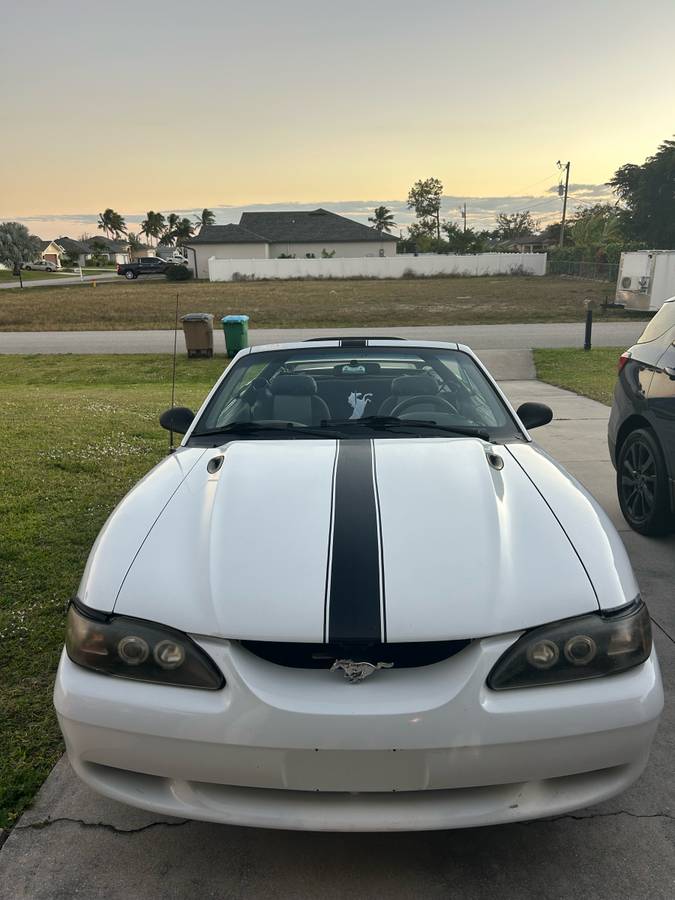 Ford-mustang-gt-convertible-1995-white-6