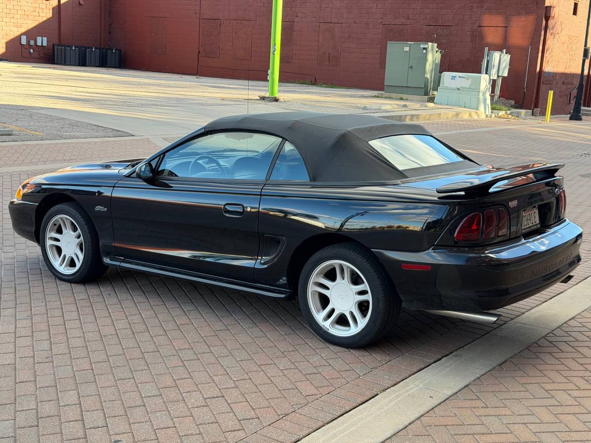 Ford-mustang-gt-convertible-1996-black-18