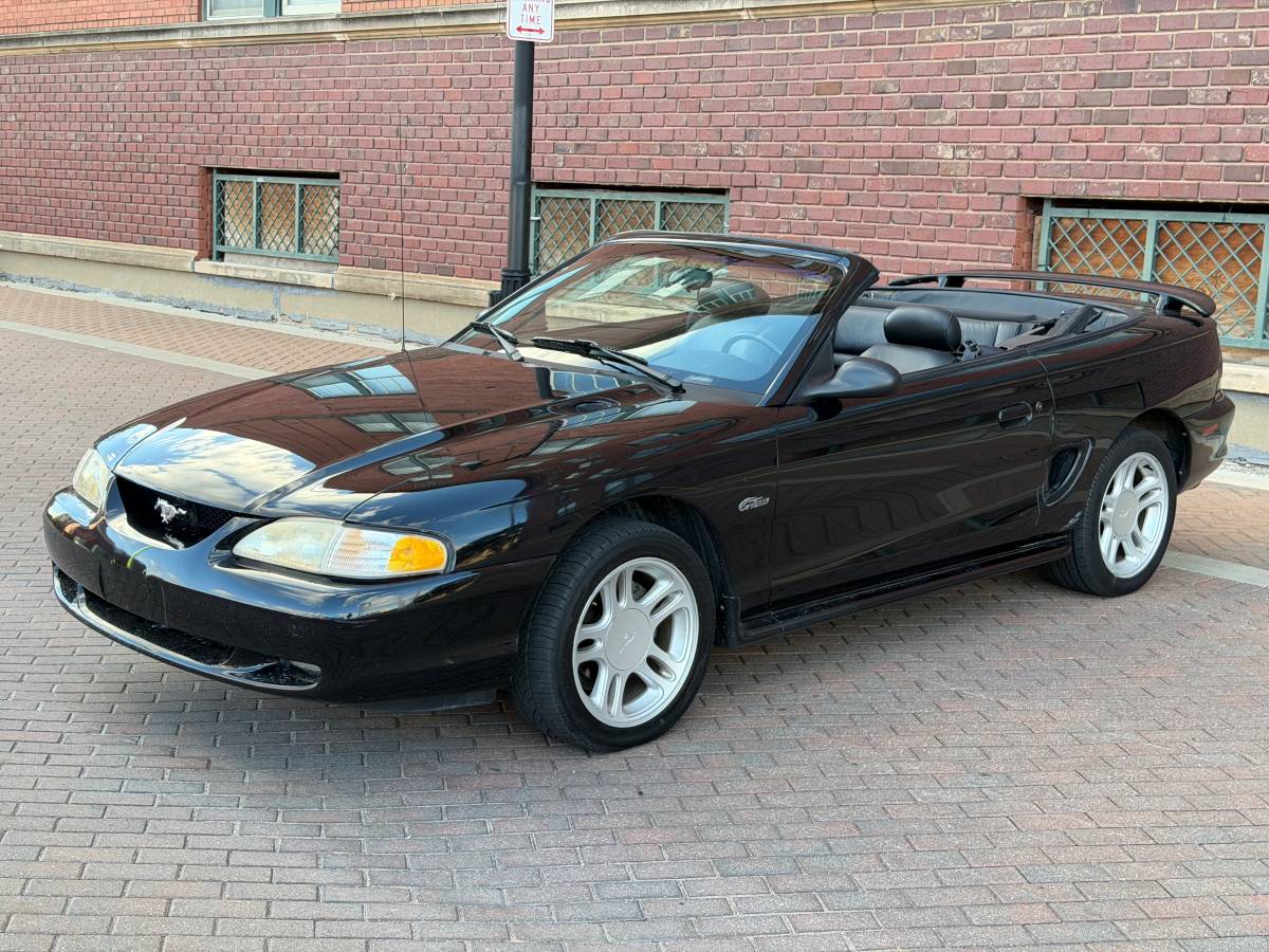 Ford-mustang-gt-convertible-1996-black-2