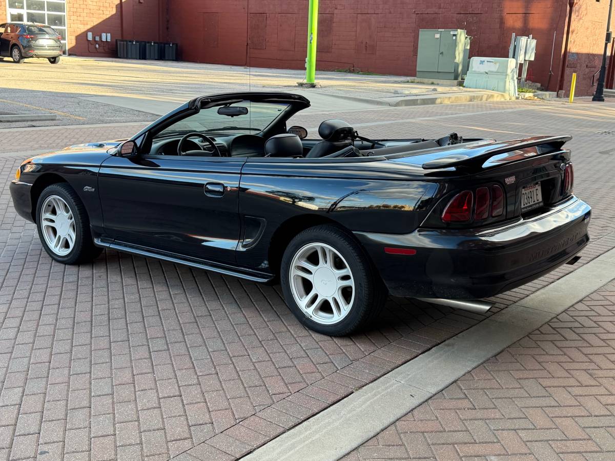 Ford-mustang-gt-convertible-1996-black-23