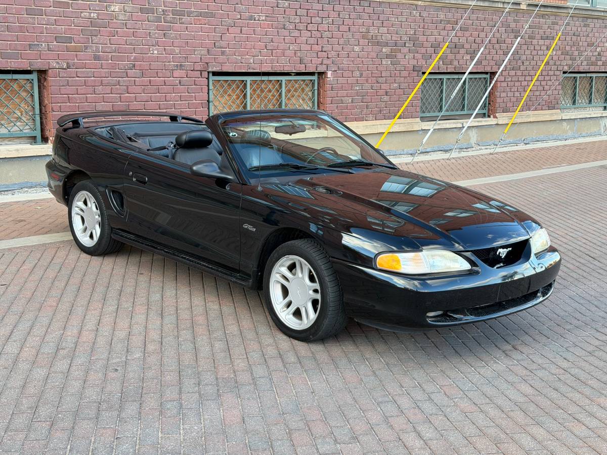 Ford-mustang-gt-convertible-1996-black-4