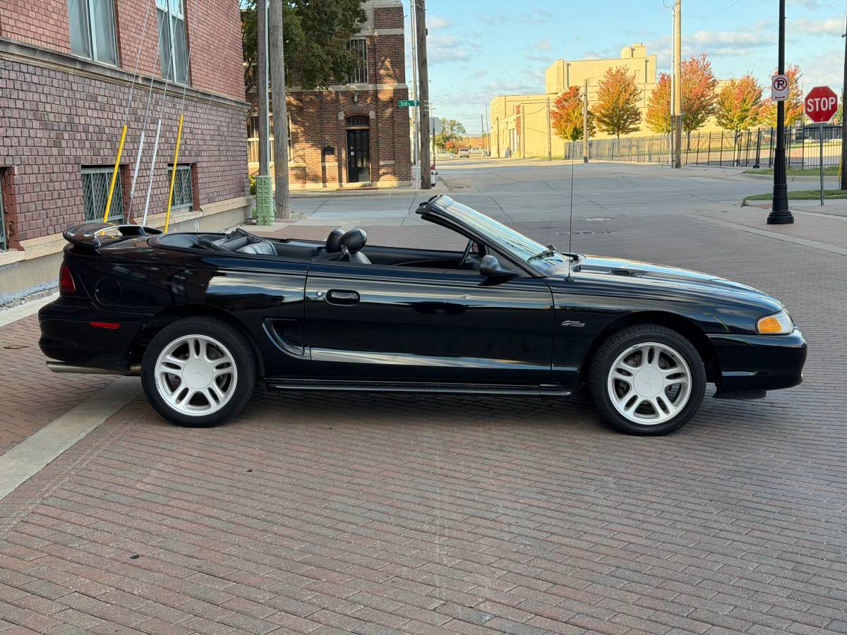 Ford-mustang-gt-convertible-1996-black-5