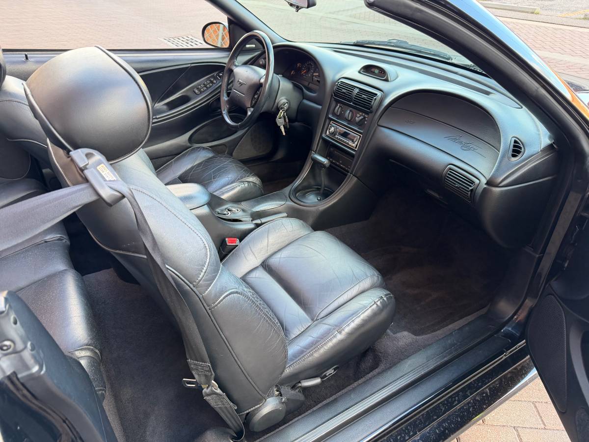 Ford-mustang-gt-convertible-1996-black-8