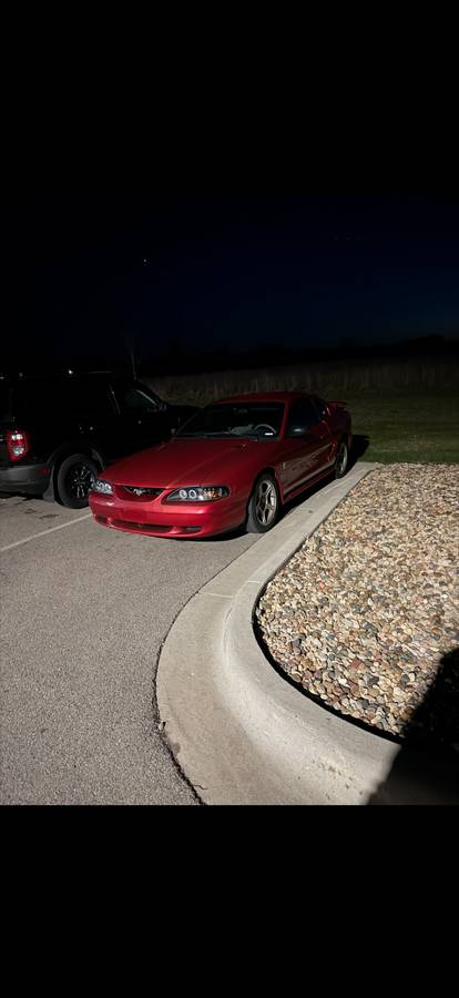 Ford-mustang-v6-coupe-1995-red