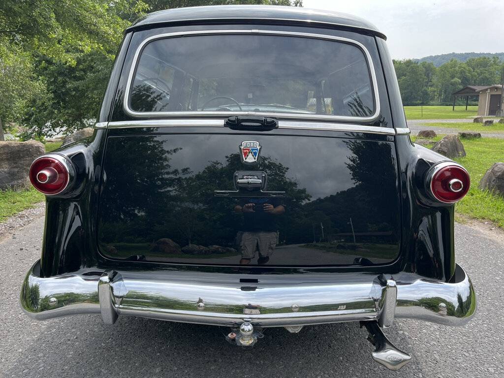 Ford-ranch-wagon-1953-black-14