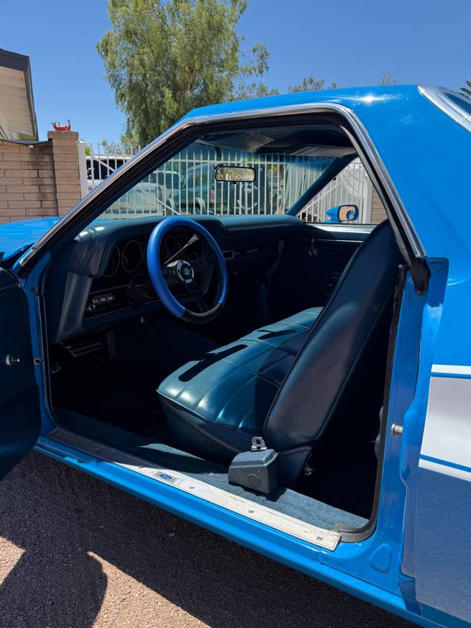 Ford-ranchero-gt-1972-blue-8