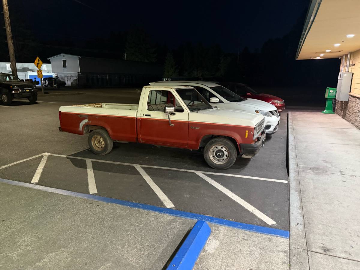 Ford-ranger-1984-white-2